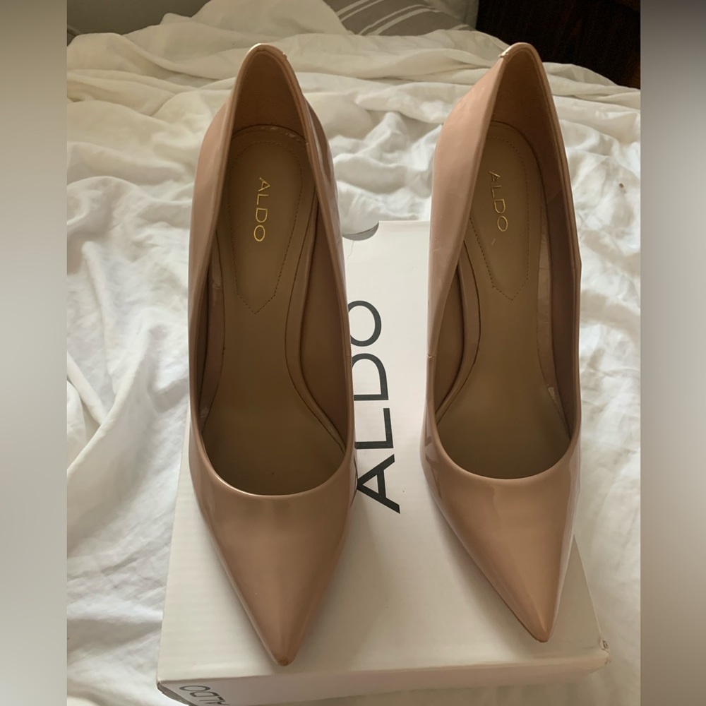 Aldo shoes size 8.